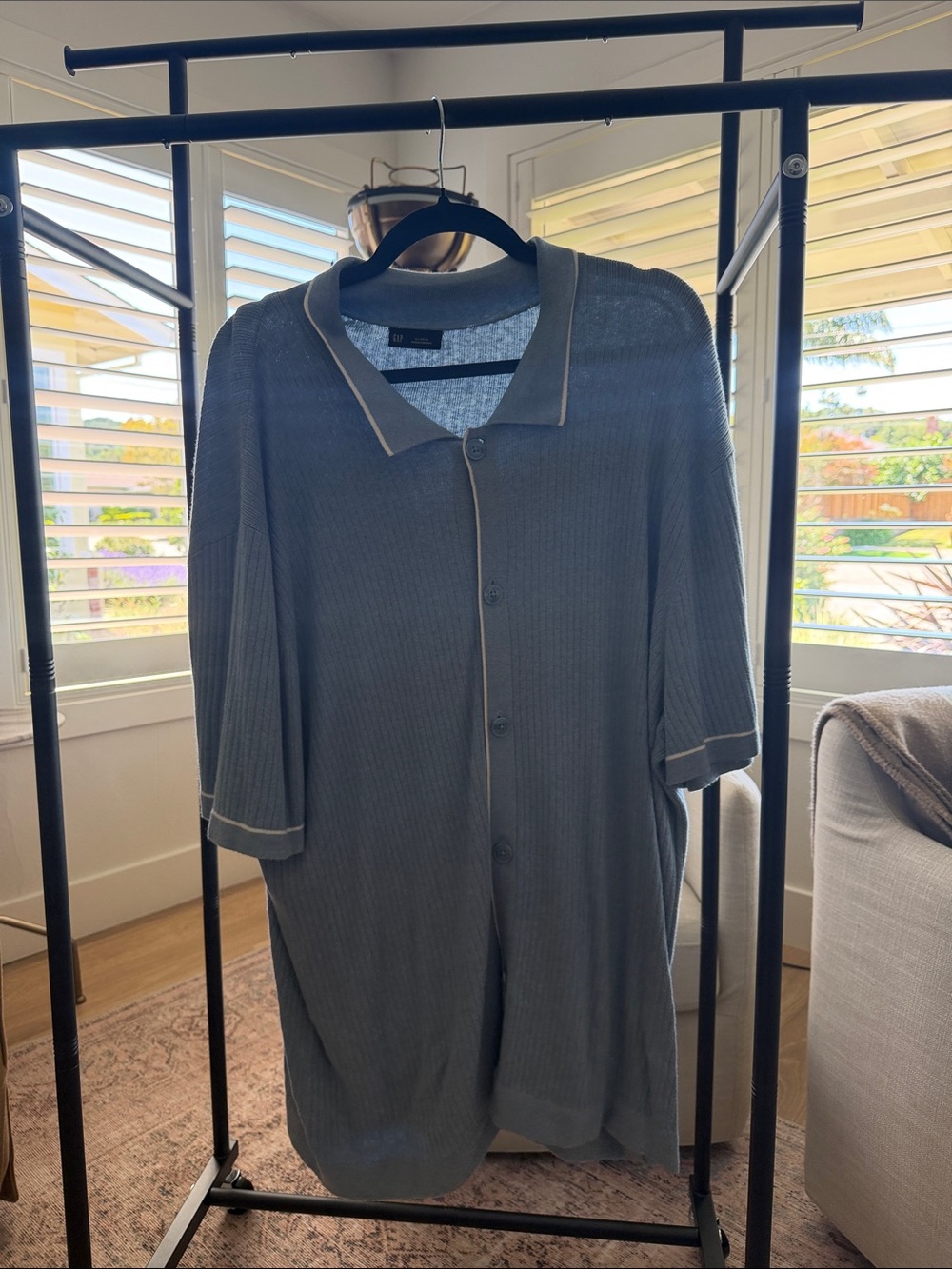 GAP Men's Short-Sleeve Button Shirt in Charcoal Gray with Contrast Trim